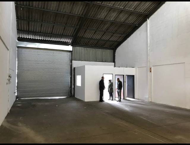 141M² FACTORY RENTED IN BEACONVALE